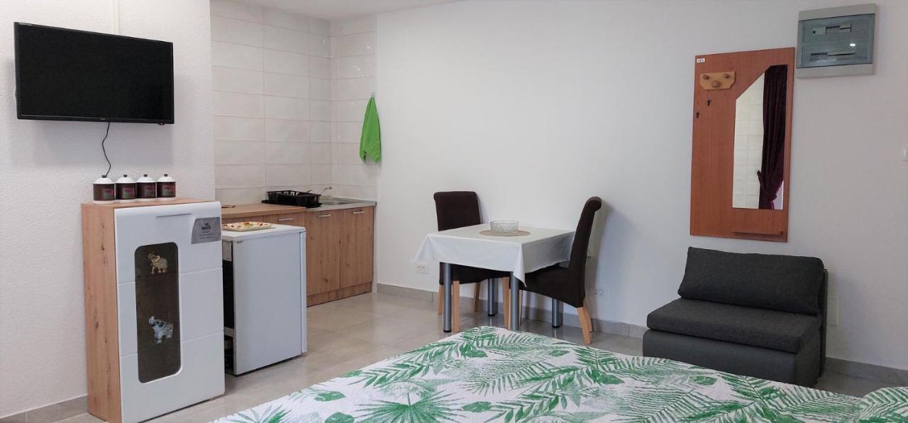 Amore House With Apartment Umago Exterior foto